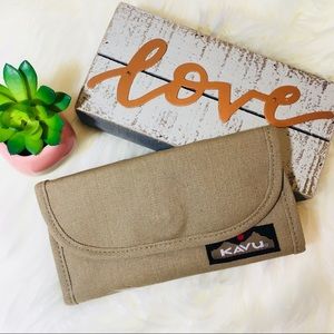 Kavu Wallet NWOT